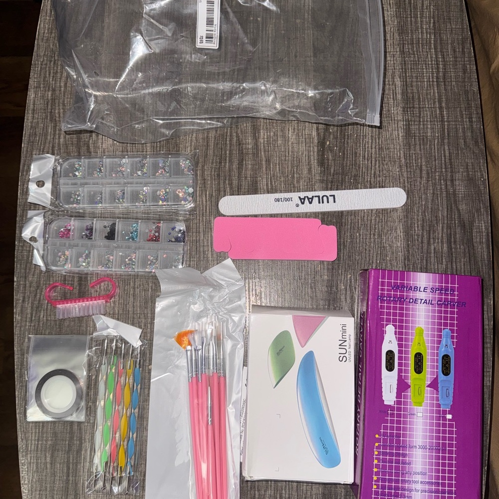Nail Art Kit with Pink Brushes & Decorative Gems